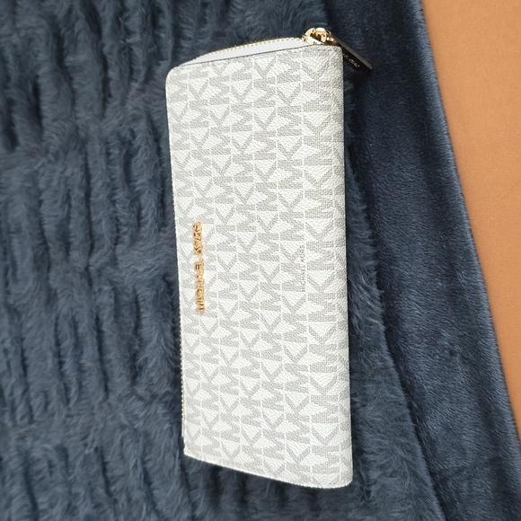 Mk wallet - Picture 1 of 4